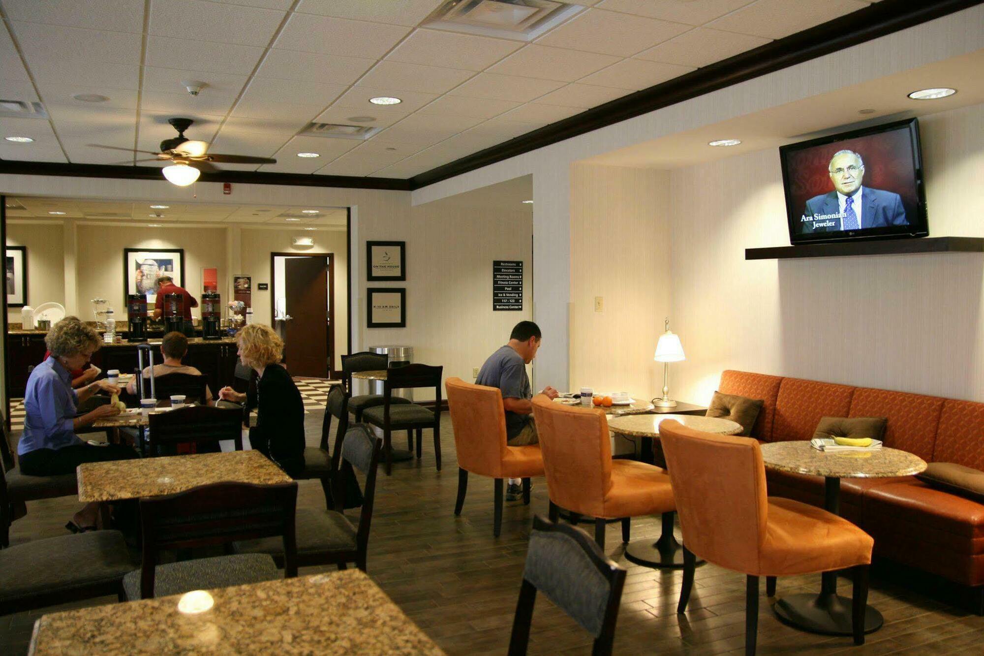 Hampton Inn Rochester - Irondequoit Restoran gambar